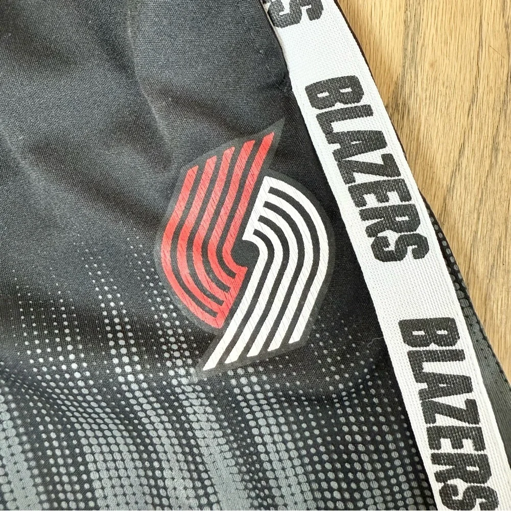 NBA Boys Black Portland TrailBlazers Athletic Basketball Shorts Sz Medium 10-12 - Picture 4 of 9